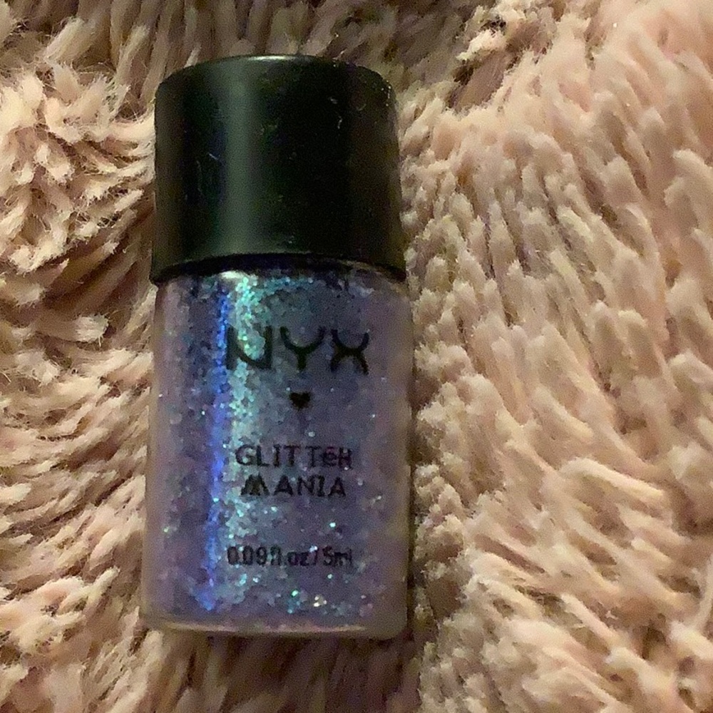 NYX BLUISH PURPLE GLITTER MANIA LOOSE EYESHADOW